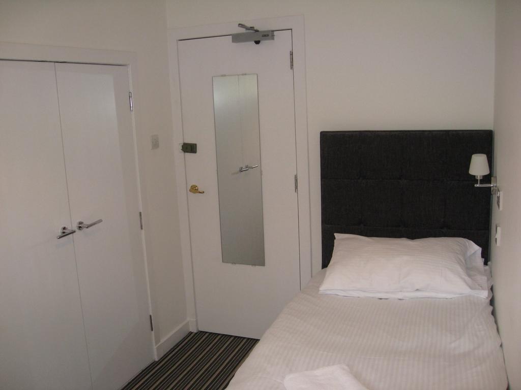 Aaran Central Guesthouse Aberdeen Bilik gambar